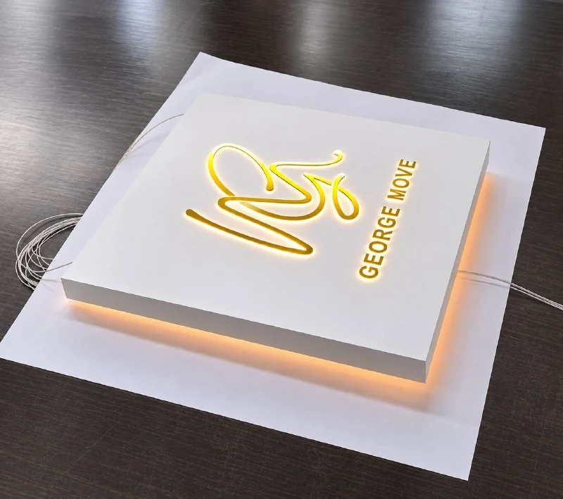Интерьерный логотип GEORGE HOME с контражуром